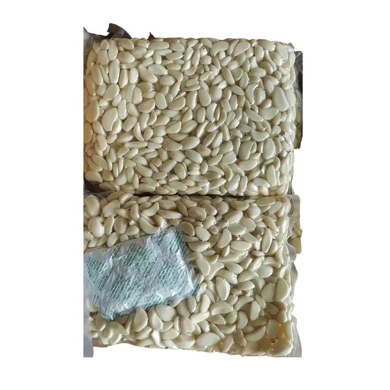 छिले हुए लहसुन को जमाना